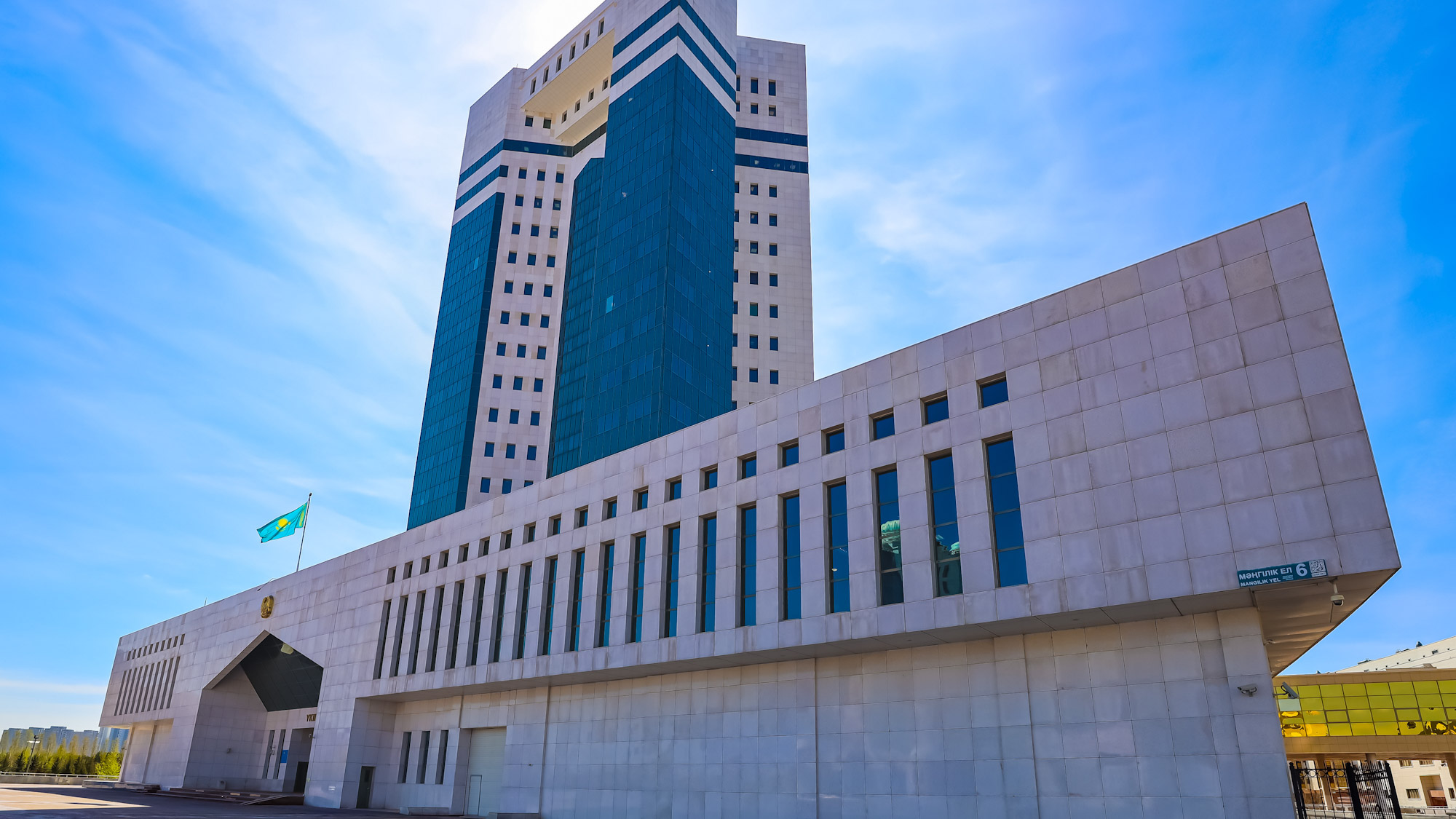 Новый закон об ОСМС: как правительство укрепляет финансовую устойчивость здравоохранения